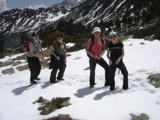 petite bataille de boules de neige!!